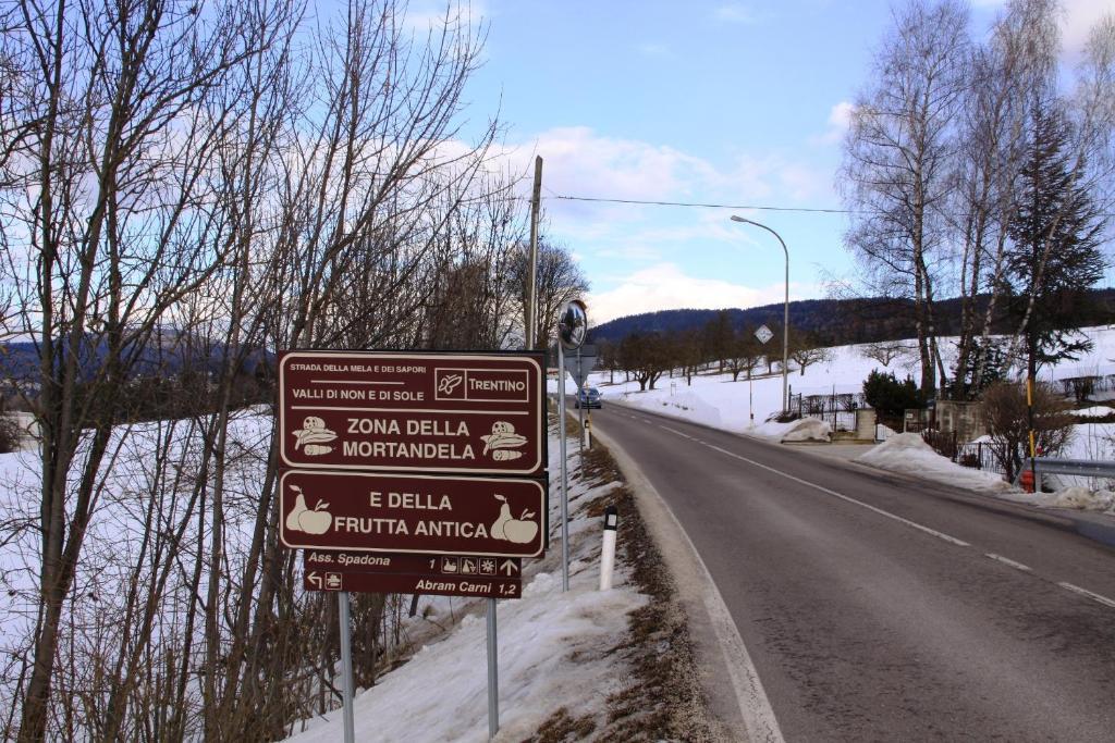 Garni Biancaneve Ruffre-Mendola Buitenkant foto
