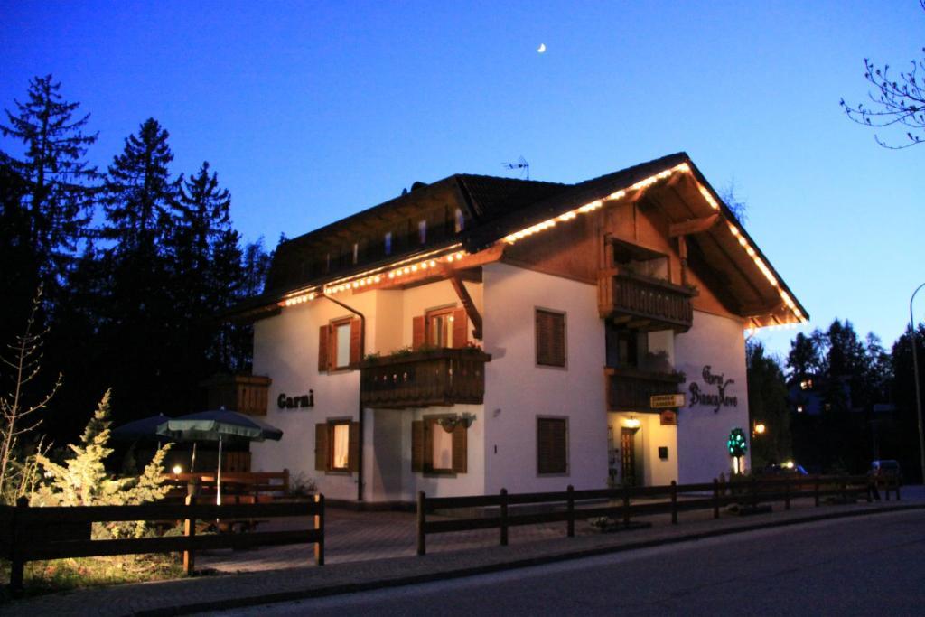 Garni Biancaneve Ruffre-Mendola Buitenkant foto